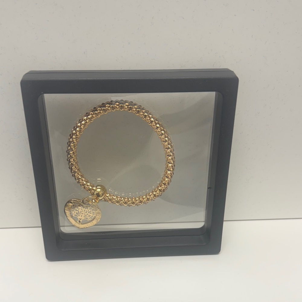 Elegant Gold color Bracelet with Heart Charm